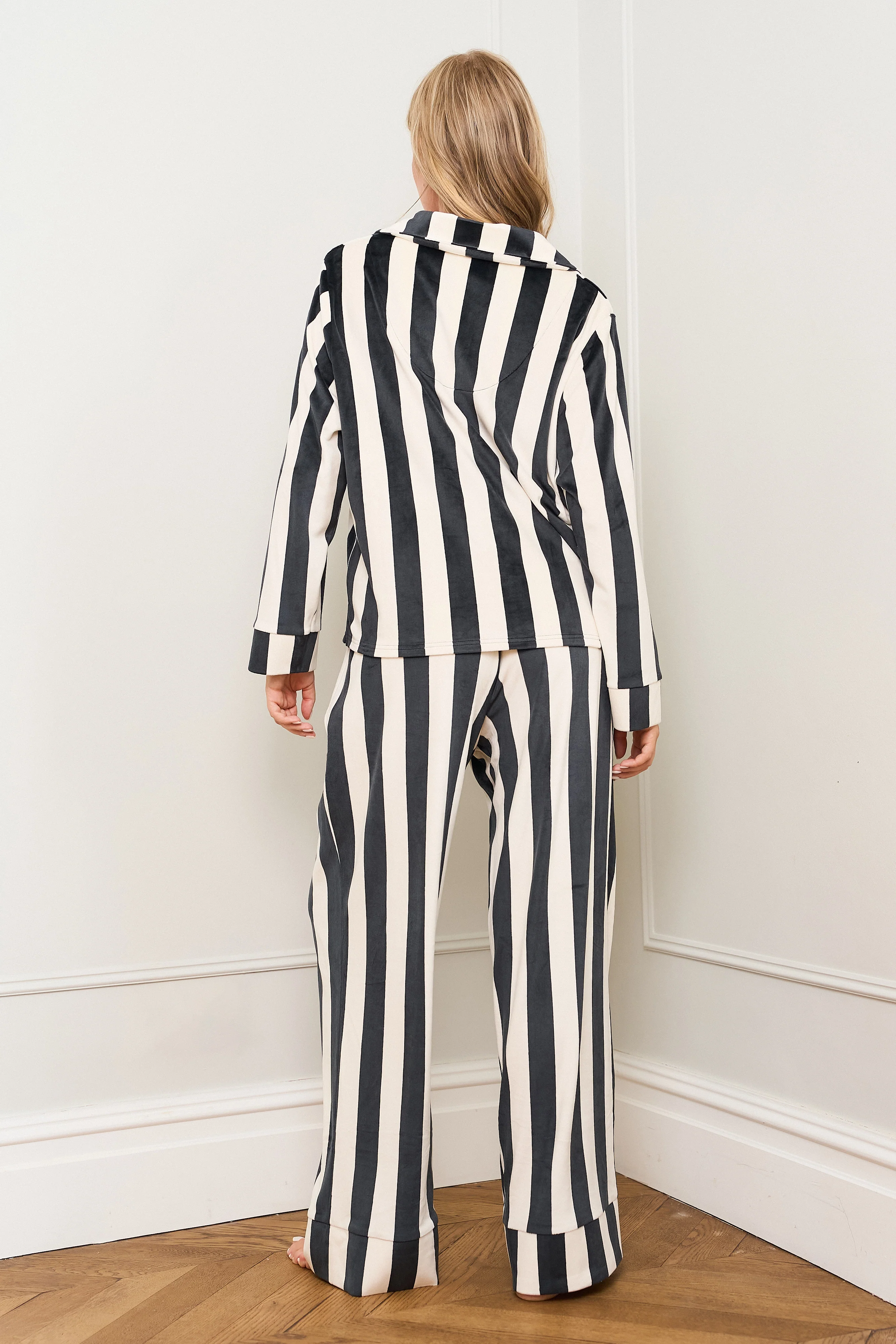 Mono Bow Traditional Pyjama Set - Image 8