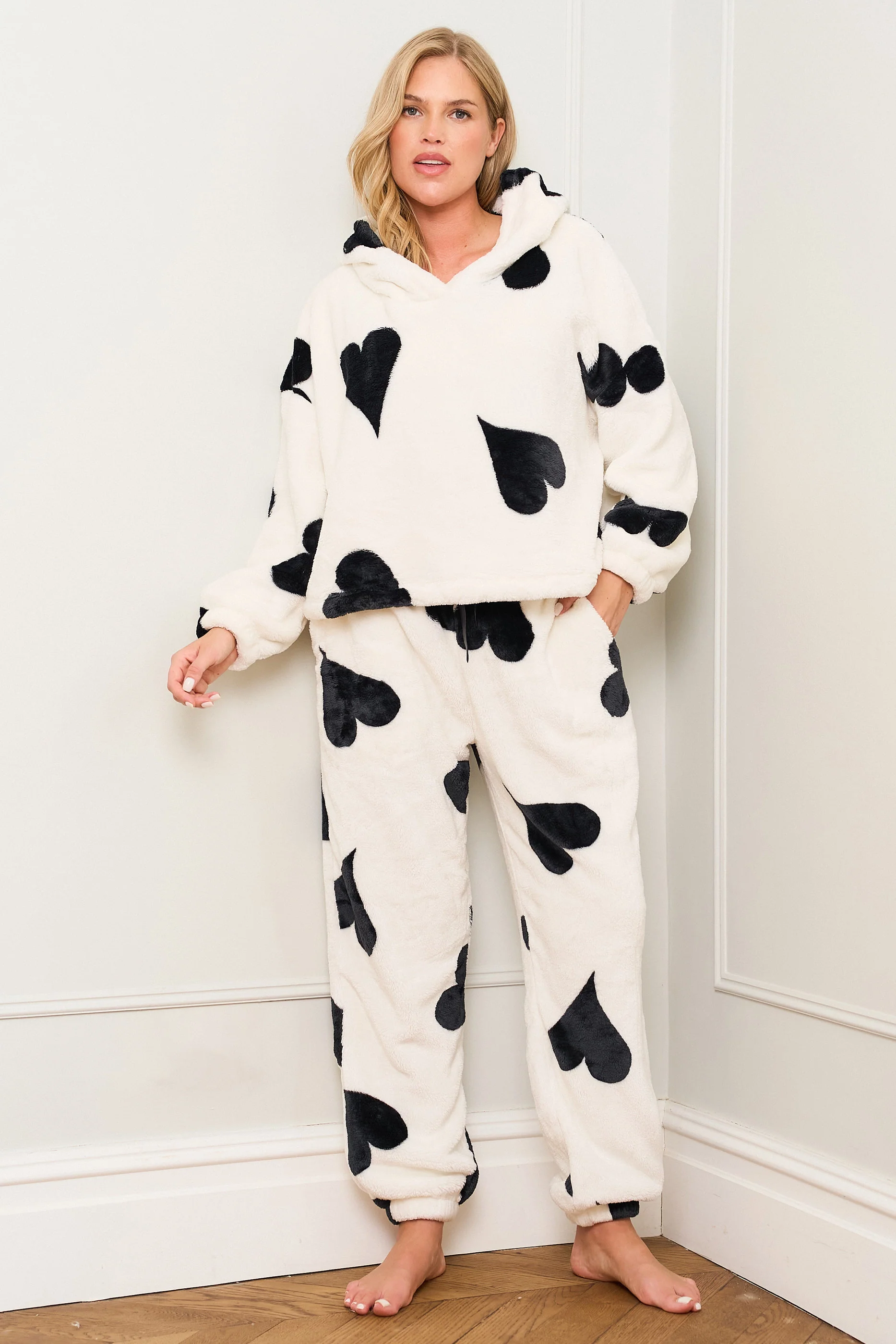 Black & White Large Heart Print Twosie - Image 3