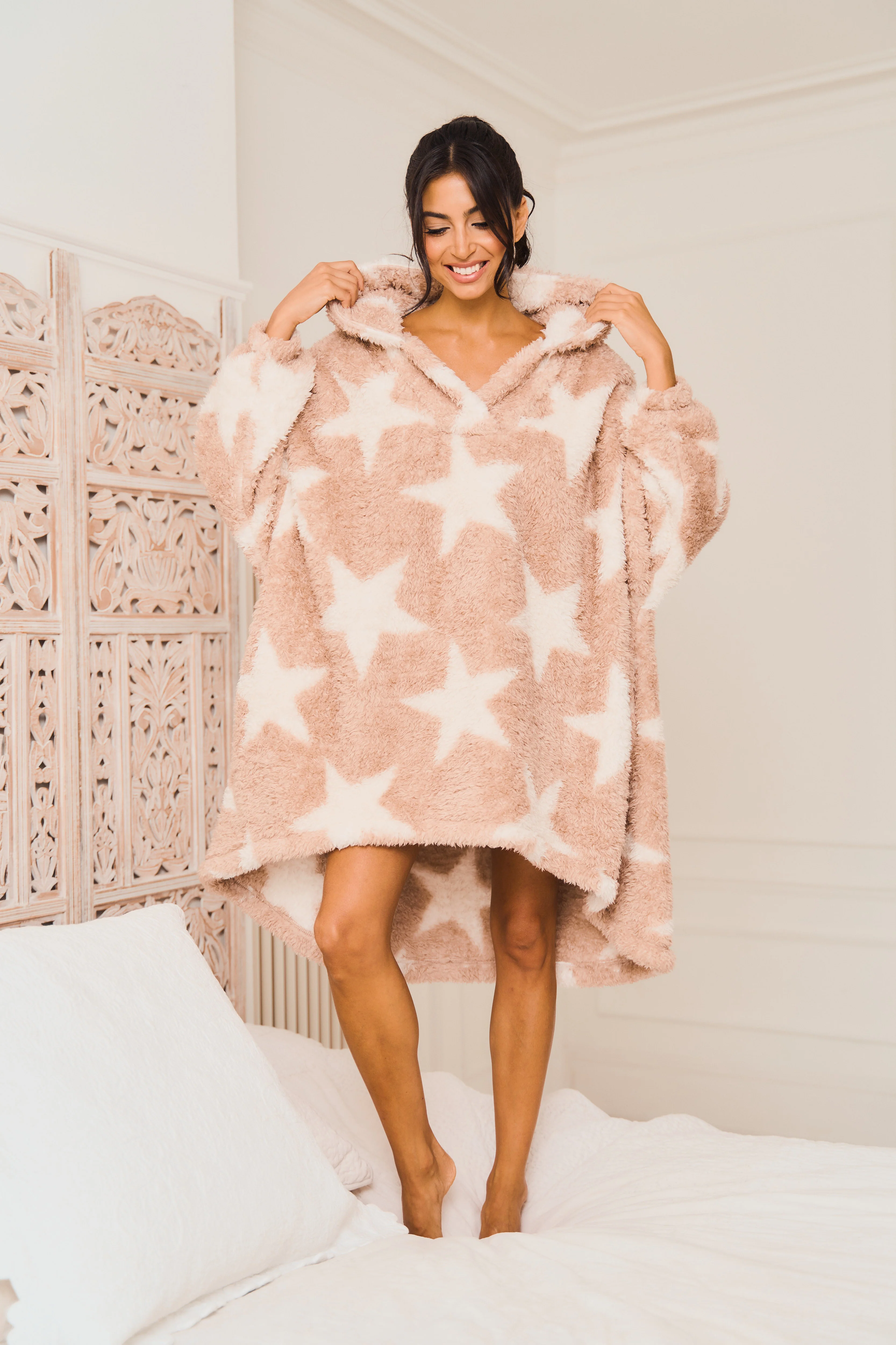 Star Oversized Cosy Hoodie - Image 5